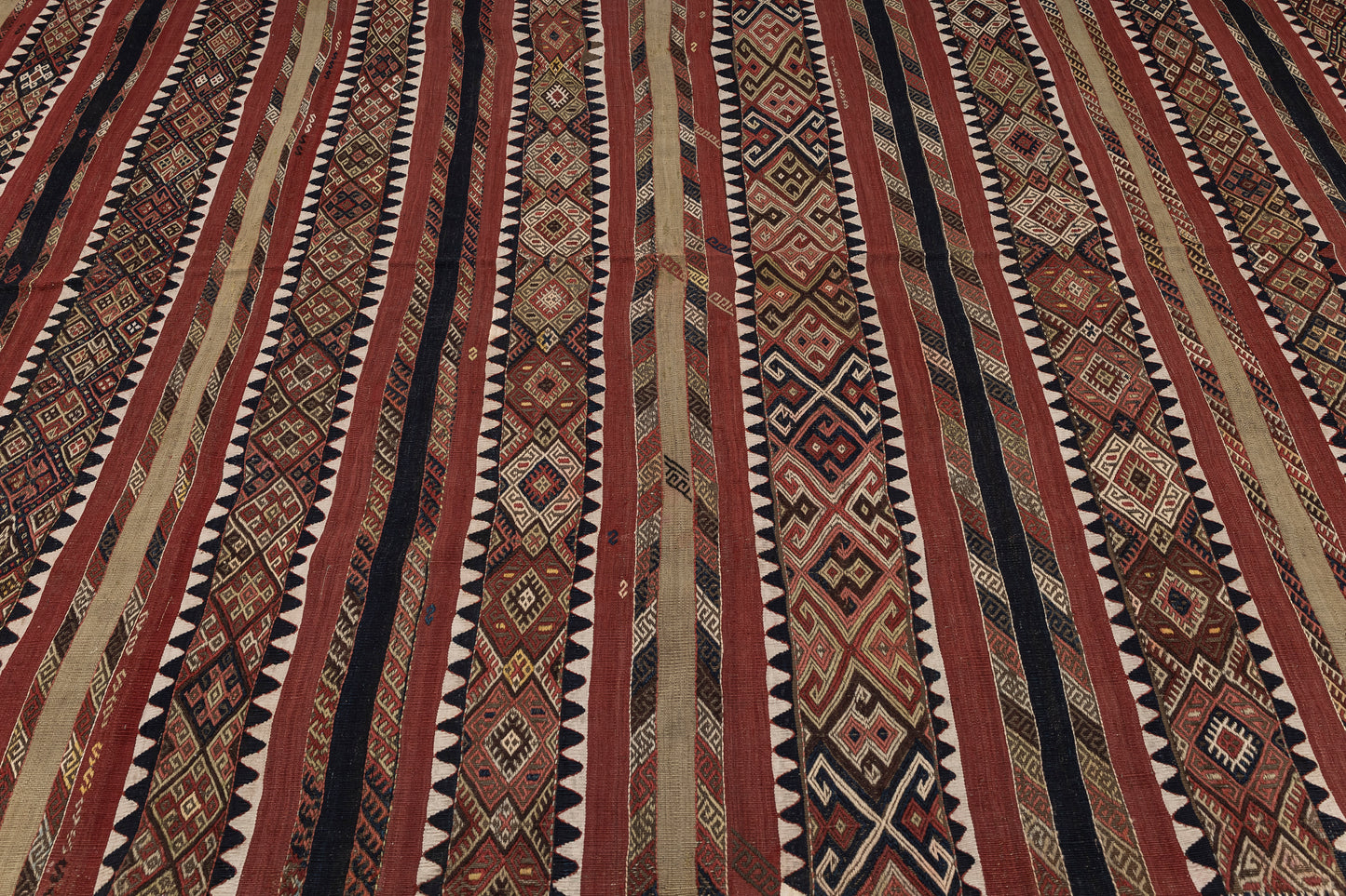 1960s Frigya Vintage Turkish Rug | 160x230 cm - Dervish Rugs