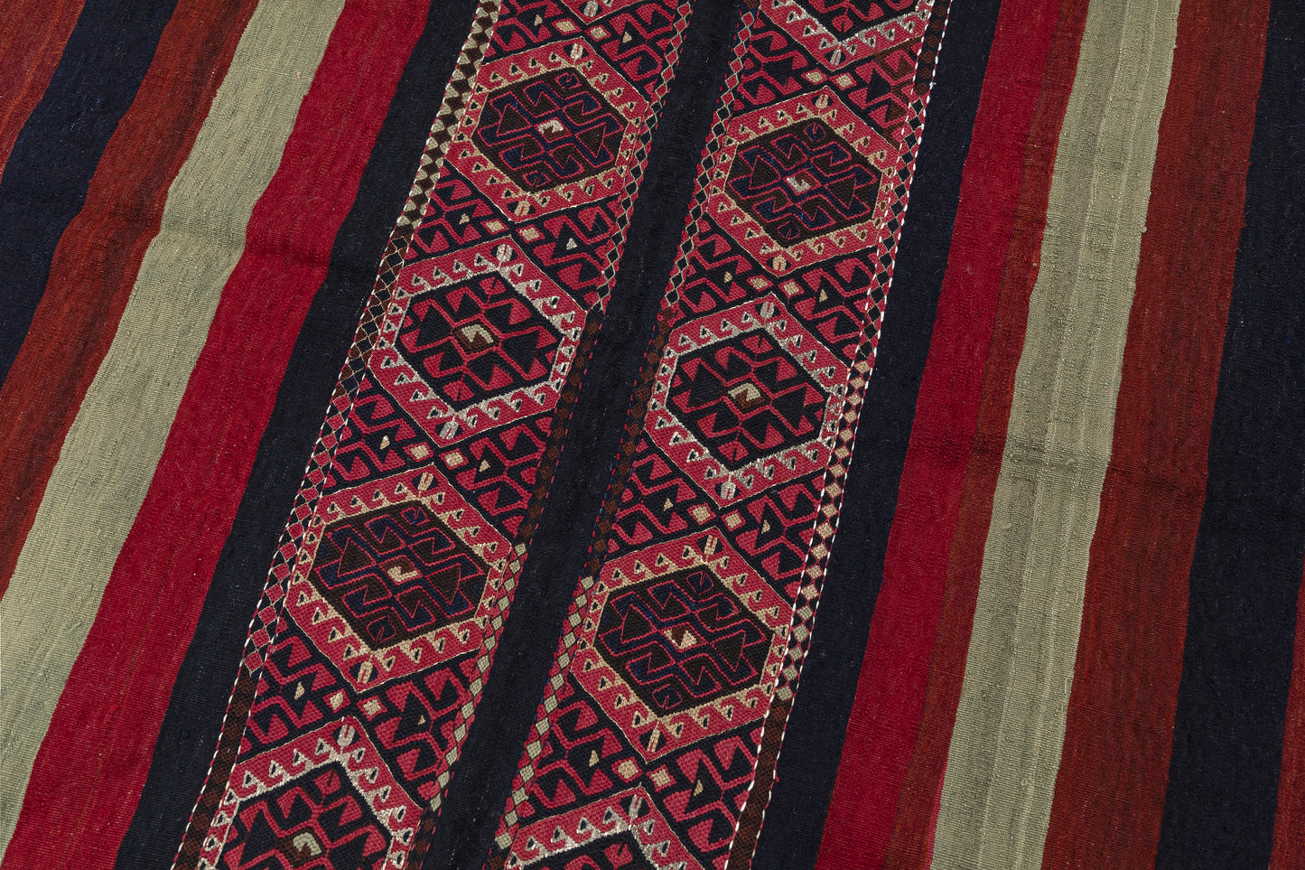 1940s Isuwa Handmade Vintage Turkish Kilim Rug | 120x140 cm - Dervish Rugs